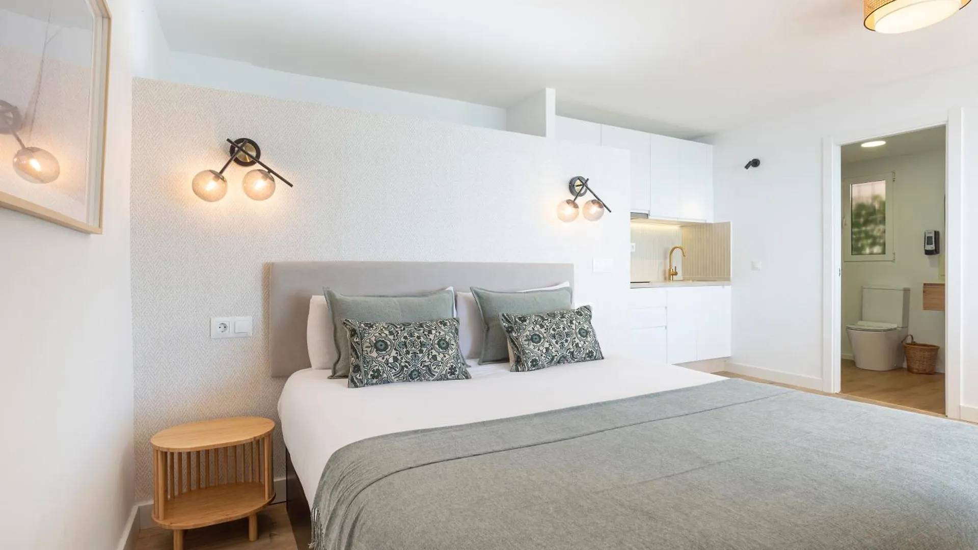 Mimosas & Sea Views By Ele Apartments Малага